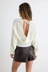 TRENDYOLMİLLA Ecru Double breasted Balloon Sleeve Crop Knitwear Sweater - Image 4