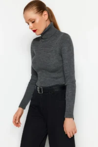 TRENDYOLMİLLA Anthracite Couple Basic Turtleneck Knitwear Sweater - Image 4