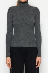 TRENDYOLMİLLA Anthracite Couple Basic Turtleneck Knitwear Sweater - Image 5