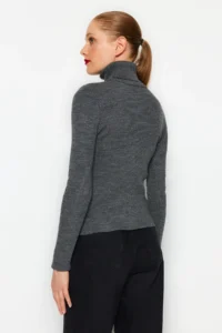 TRENDYOLMİLLA Anthracite Couple Basic Turtleneck Knitwear Sweater - Image 6
