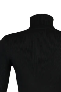 TRENDYOLMİLLA Black Couple Basic Turtleneck Knitwear Sweater - Image 12