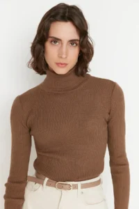 TRENDYOLMİLLA Brown Basic Turtleneck Knitwear Sweater - Image 3