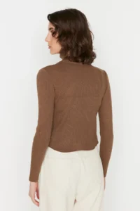 TRENDYOLMİLLA Brown Basic Turtleneck Knitwear Sweater - Image 5