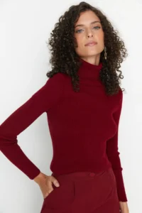 TRENDYOLMİLLA Burgundy Basic Turtleneck Knitwear Sweater - Image 2
