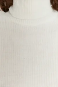 TRENDYOLMİLLA Ecru Basic Turtleneck Knitwear Sweater - Image 4