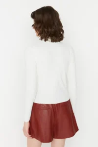 TRENDYOLMİLLA Ecru Basic Turtleneck Knitwear Sweater - Image 5