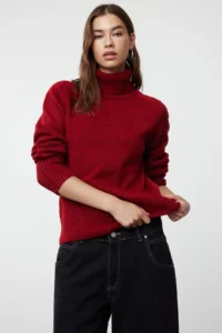 TRENDYOLMİLLA Burgundy Soft textured Basic Knitwear Sweater