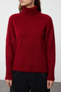 TRENDYOLMİLLA Burgundy Soft textured Basic Knitwear Sweater - Image 4