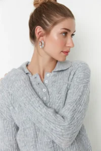 TRENDYOLMİLLA Gray Wide Pattern Soft textured Knitwear Sweater - Image 3