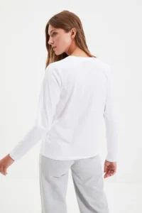 TRENDYOLMİLLA WHITE 100% Cotton Long Sleeve Crew Neck Regular/Normal Pattern Basic Knitting T-Shirt - Image 18
