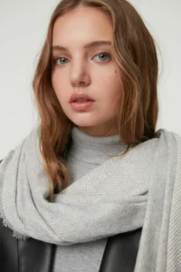 TRENDYOLMİLLA Light Gray Soft textured Women Scarf - Image 4