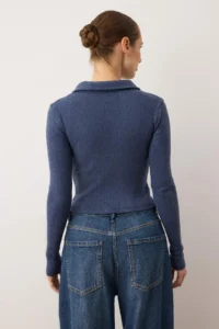 TRENDYOLMİLLA Indigo Button Detailed Fitted Crop Polo Shirt Collar Ribbed Flexible Knitting Blouse - Image 4
