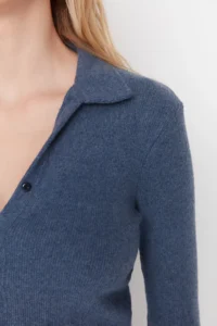 TRENDYOLMİLLA Indigo Button Detailed Fitted Crop Polo Shirt Collar Ribbed Flexible Knitting Blouse - Image 6