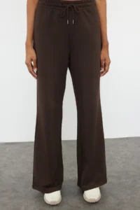 TRENDYOLMİLLA Bitter Brown Cotton Blended Wide Leg Thin Knitting Sports Sweatpants - Image 3