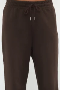TRENDYOLMİLLA Bitter Brown Cotton Blended Wide Leg Thin Knitting Sports Sweatpants - Image 4