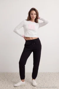 TRENDYOLMİLLA Black Thick Basic Knitting Sweatpants with Fleece Inside - Image 2
