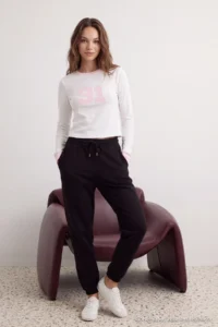 TRENDYOLMİLLA Black Thick Basic Knitting Sweatpants with Fleece Inside - Image 3