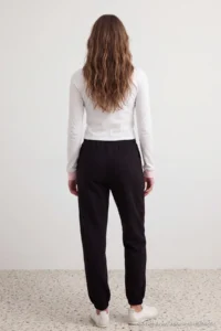 TRENDYOLMİLLA Black Thick Basic Knitting Sweatpants with Fleece Inside - Image 4