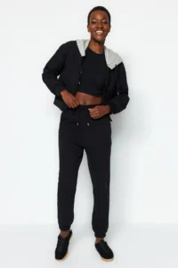 TRENDYOLMİLLA Black Thick Basic Knitting Sweatpants with Fleece Inside - Image 7