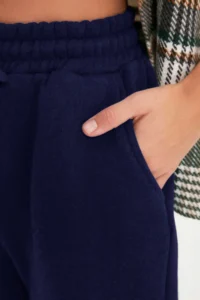 TRENDYOLMİLLA NAVY BLUE Thick Basic Knitting Sweatpants with Fleece Inside - Image 5