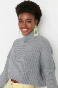 TRENDYOLMİLLA Gray Crop Basic Knitwear Sweater