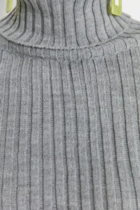 TRENDYOLMİLLA Gray Crop Basic Knitwear Sweater - Image 4