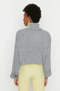 TRENDYOLMİLLA Gray Crop Basic Knitwear Sweater - Image 5