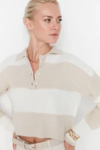TRENDYOLMİLLA Stone Crop Soft textured Color Blocked Knitwear Sweater - Image 3