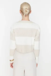 TRENDYOLMİLLA Stone Crop Soft textured Color Blocked Knitwear Sweater - Image 5