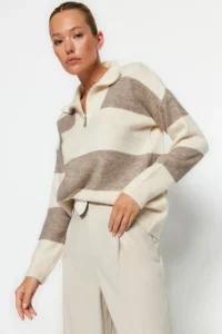 TRENDYOLMİLLA Beige Wide Pattern Soft textured Zippered Knitwear Sweater - Image 2
