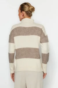 TRENDYOLMİLLA Beige Wide Pattern Soft textured Zippered Knitwear Sweater - Image 5