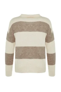 TRENDYOLMİLLA Beige Wide Pattern Soft textured Zippered Knitwear Sweater - Image 8