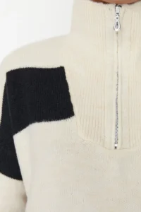 TRENDYOLMİLLA Stone Wide Pattern Soft textured Zippered Knitwear Sweater - Image 4