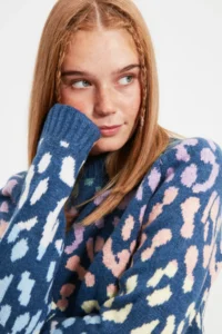 TRENDYOLMİLLA Indigo Soft textured Leopard Patterned Knitwear Sweater - Image 3