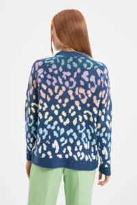 TRENDYOLMİLLA Indigo Soft textured Leopard Patterned Knitwear Sweater - Image 5