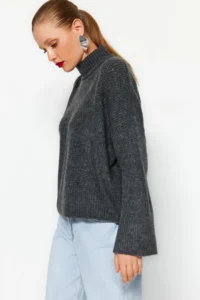 TRENDYOLMİLLA Anthracite Soft textured Basic Knitwear Sweater - Image 2