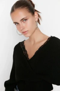 TRENDYOLMİLLA Black Double breasted Lace Garnili Knitwear Sweater - Image 5