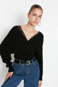 TRENDYOLMİLLA Black Double breasted Lace Garnili Knitwear Sweater - Image 6