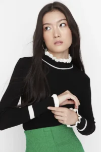 TRENDYOLMİLLA Black Color Bloklu Knitwear Sweater - Image 2