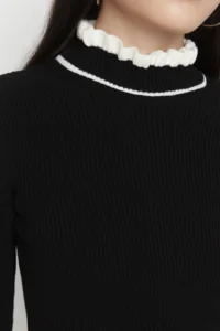 TRENDYOLMİLLA Black Color Bloklu Knitwear Sweater - Image 4