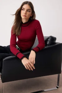 TRENDYOLMİLLA Burgundy Fitted Color Bloklu Knitwear Sweater - Image 2