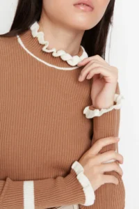 TRENDYOLMİLLA Camel Color Bloklu Knitwear Sweater - Image 2