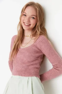 TRENDYOLMİLLA Dusty ROSE Crop Soft textured Basic Knitwear Sweater