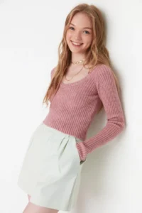 TRENDYOLMİLLA Dusty ROSE Crop Soft textured Basic Knitwear Sweater - Image 3