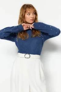 TRENDYOLMİLLA BLUE Pearl Detailed Crew Neck Knitwear Sweater - Image 2