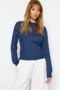 TRENDYOLMİLLA BLUE Pearl Detailed Crew Neck Knitwear Sweater - Image 4
