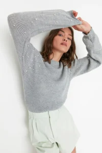 TRENDYOLMİLLA Gray Pearl Detailed Crew Neck Knitwear Sweater - Image 3