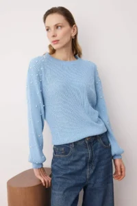 TRENDYOLMİLLA Light BLUE Pearl Detailed Crew Neck Knitwear Sweater - Image 2