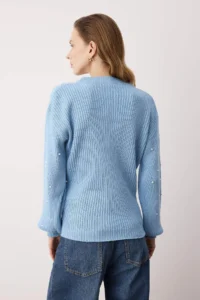 TRENDYOLMİLLA Light BLUE Pearl Detailed Crew Neck Knitwear Sweater - Image 4
