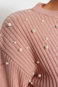 TRENDYOLMİLLA Powder PINK Pearl Detailed Crew Neck Knitwear Sweater - Image 4